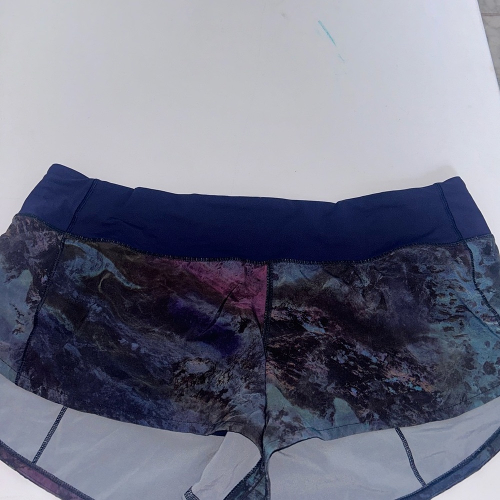 Lululemon Speed Up Shorts 2.5” inseam Size 10 Multicolor